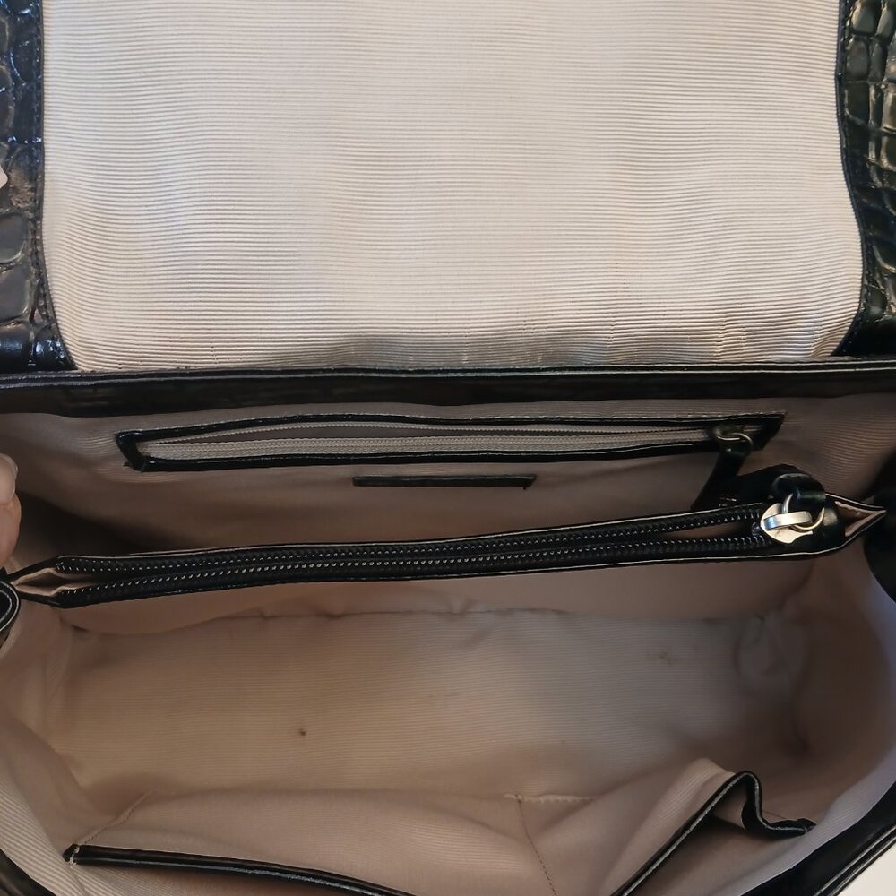 Ann Taylor Stunning Leather "Croc" Satchel - Picture 4 of 11